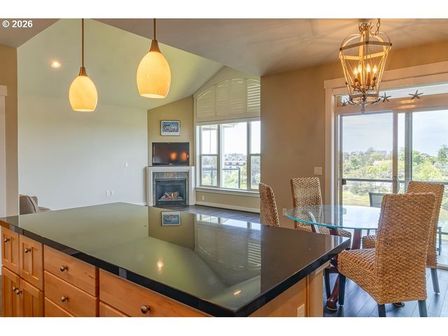 1000 N HOLLADAY Dr 408, Seaside, OR 97138