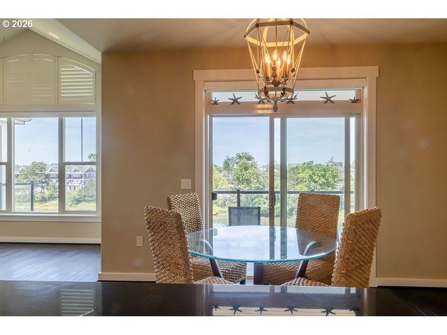 1000 N HOLLADAY Dr 408, Seaside, OR 97138