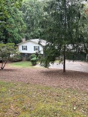 496 WOODLAND Drive, Gainesville, GA 30501