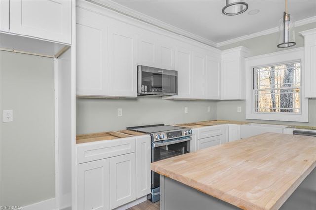 2795 Caraway Lane, Winston-salem, NC 27103