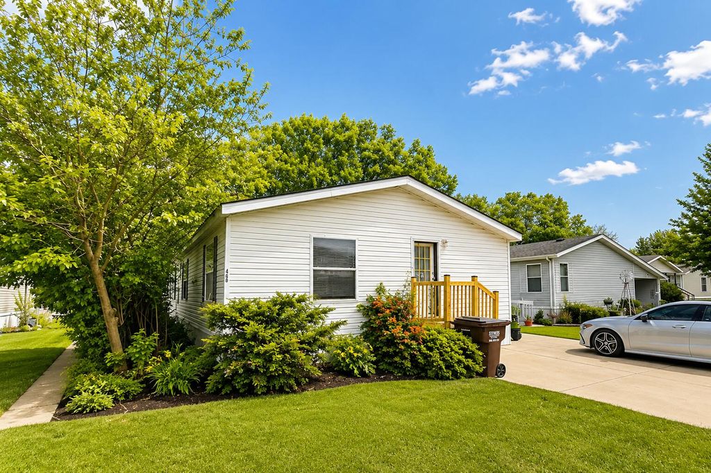 466 Pine Cone Trail, Monroe City, MI 48161