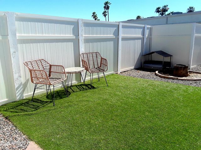 10701 N 99th Avenue 207, Peoria, AZ 85345