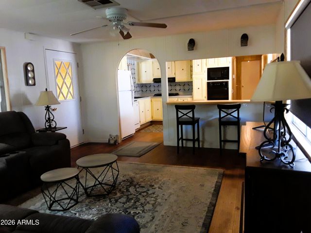 10701 N 99th Avenue 207, Peoria, AZ 85345