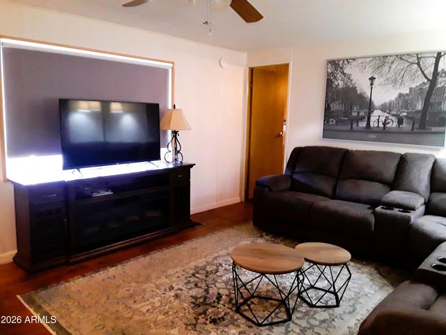 10701 N 99th Avenue 207, Peoria, AZ 85345