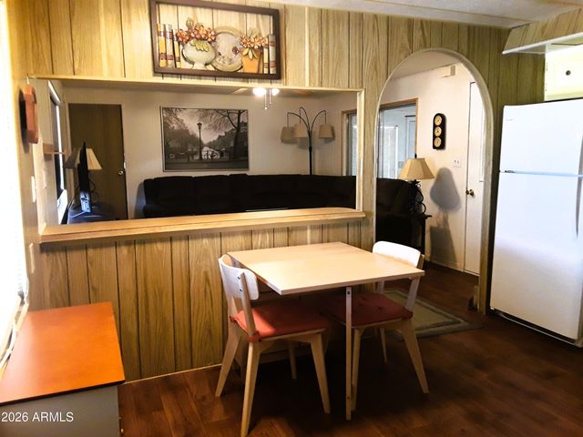 10701 N 99th Avenue 207, Peoria, AZ 85345