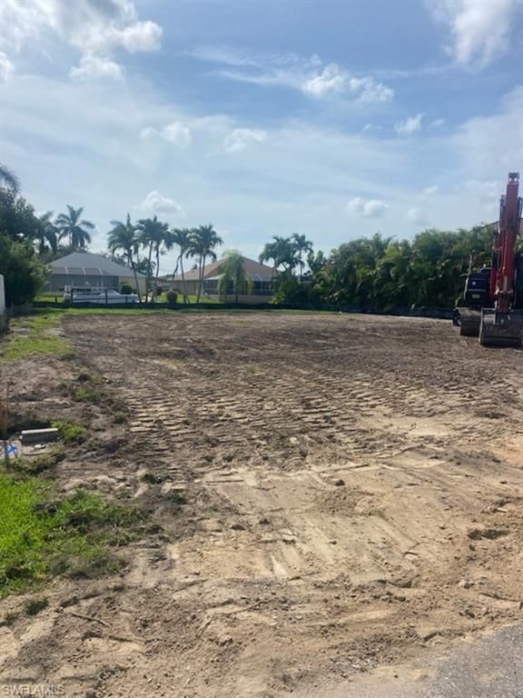 4915 SW 2nd AVE, CAPE CORAL, FL 33914 — exterior