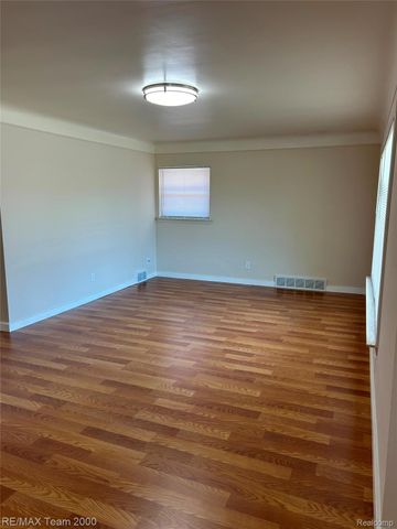 24820 CULVER Street, St. Clair Shores, MI 48080