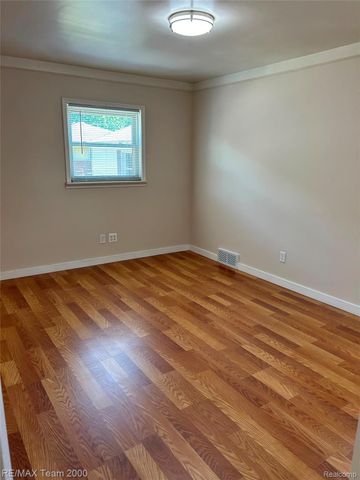 24820 CULVER Street, St. Clair Shores, MI 48080