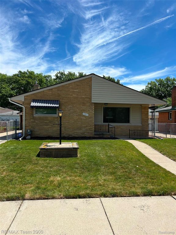 24820 CULVER Street, St. Clair Shores, MI 48080