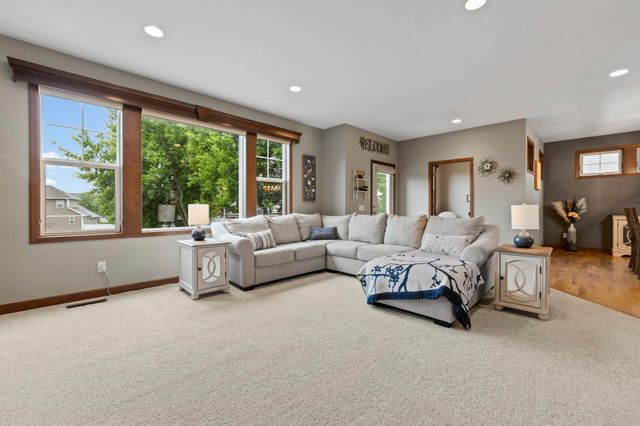 3339 Sunray Court SW, Prior Lake, MN 55372