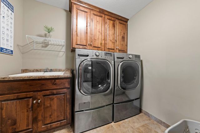 3339 Sunray Court SW, Prior Lake, MN 55372