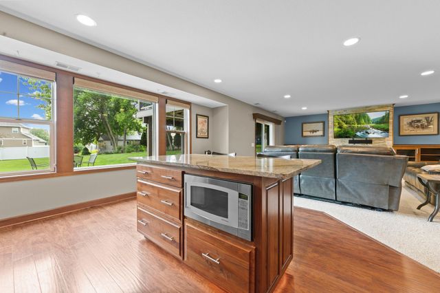 3339 Sunray Court SW, Prior Lake, MN 55372