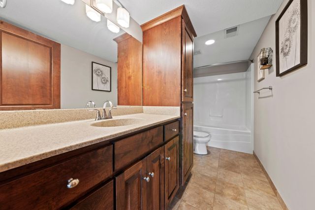 3339 Sunray Court SW, Prior Lake, MN 55372
