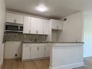 1021 NW 5th Street 6, Miami, FL 33128