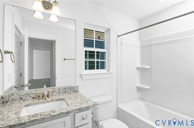 10243 Szalay Ln, Ashland, VA 23005