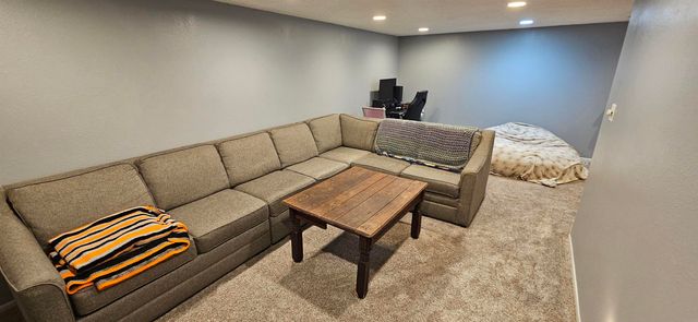 4222 Kris Line Drive, Waterloo, IA 50701