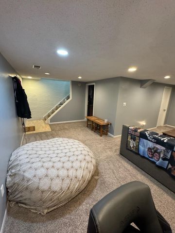 4222 Kris Line Drive, Waterloo, IA 50701