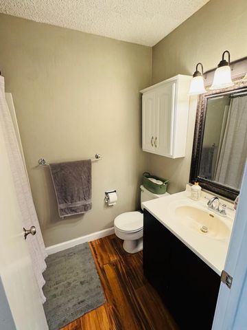 4222 Kris Line Drive, Waterloo, IA 50701