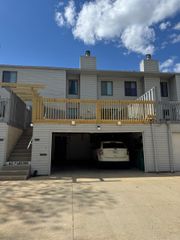 4222 Kris Line Drive, Waterloo, IA 50701