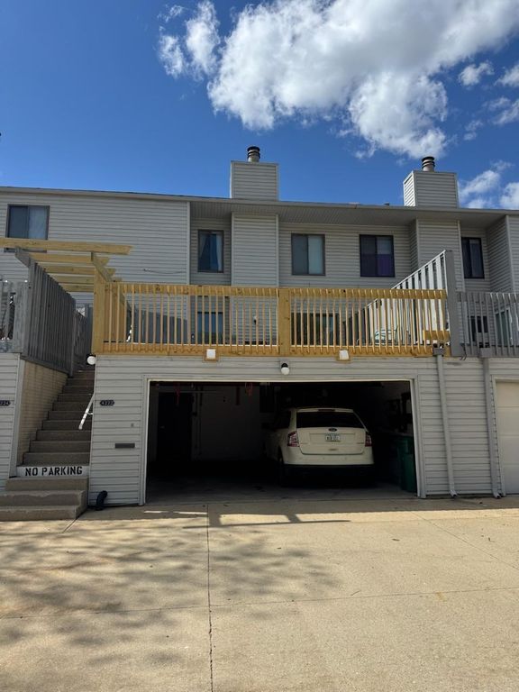 4222 Kris Line Drive, Waterloo, IA 50701