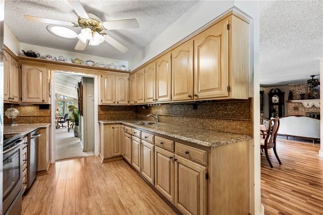 87 Rivercliff Road, Rogers, AR 72756