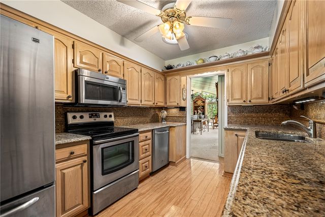 87 Rivercliff Road, Rogers, AR 72756