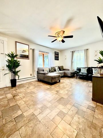 48 Leominster St, Westminster, MA 01473
