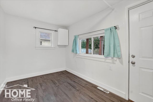 218 S Oak Street, Owosso, MI 48867