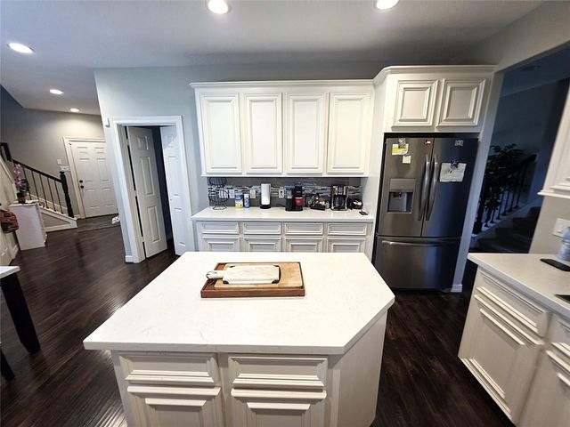 202 Lakeland Circle, Rosharon, TX 77583