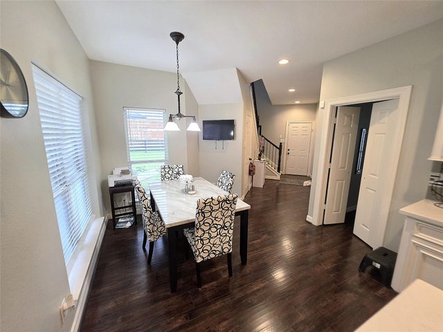 202 Lakeland Circle, Rosharon, TX 77583