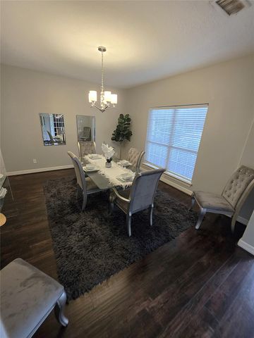 202 Lakeland Circle, Rosharon, TX 77583