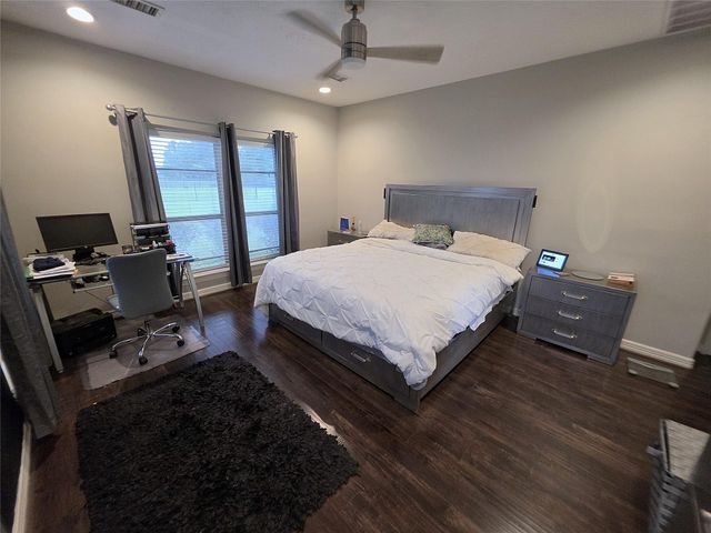 202 Lakeland Circle, Rosharon, TX 77583