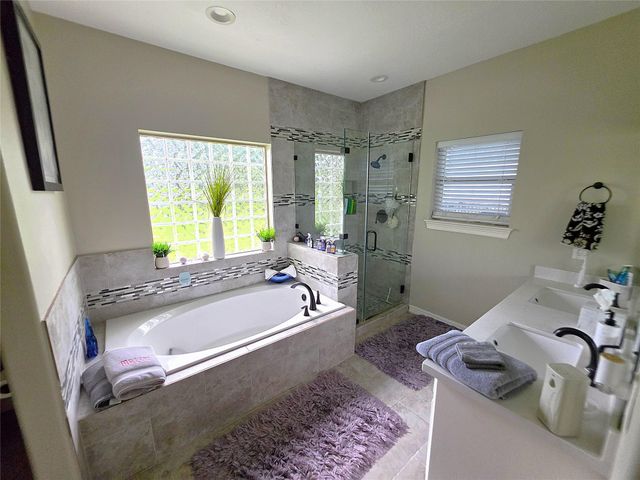 202 Lakeland Circle, Rosharon, TX 77583