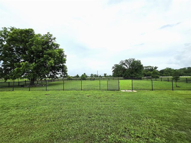 202 Lakeland Circle, Rosharon, TX 77583