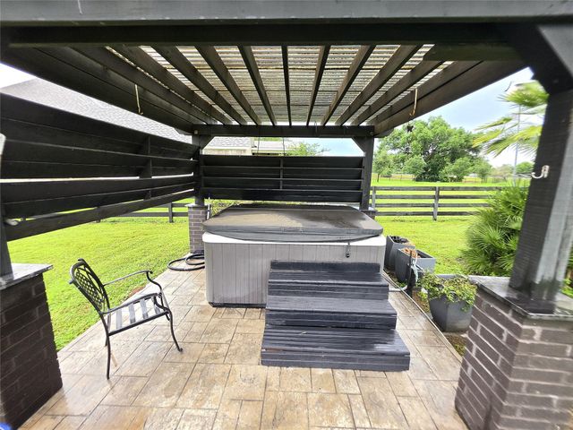 202 Lakeland Circle, Rosharon, TX 77583