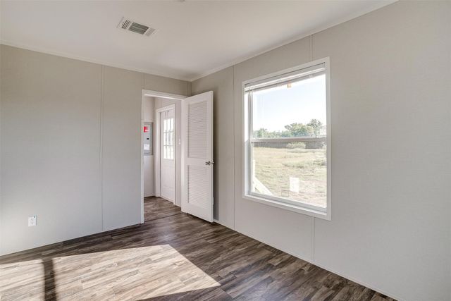 4417 County Road 423, Grandview, TX 76050