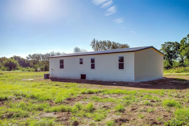 4417 County Road 423, Grandview, TX 76050