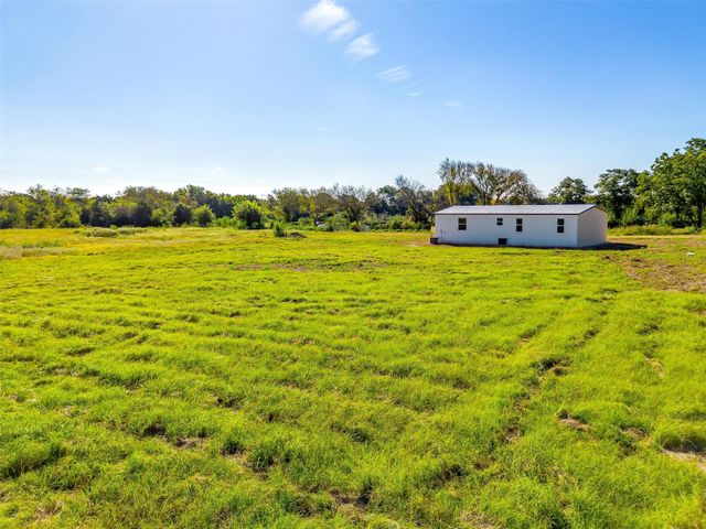4417 County Road 423, Grandview, TX 76050