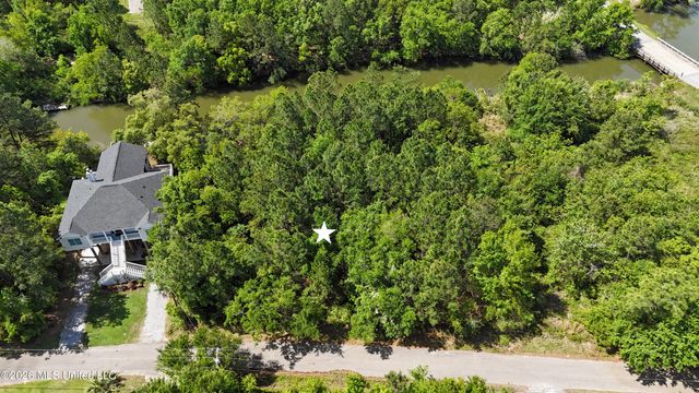 106 Stennis Street, Pass Christian, MS 39571