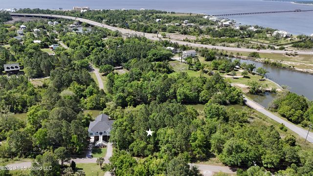 106 Stennis Street, Pass Christian, MS 39571