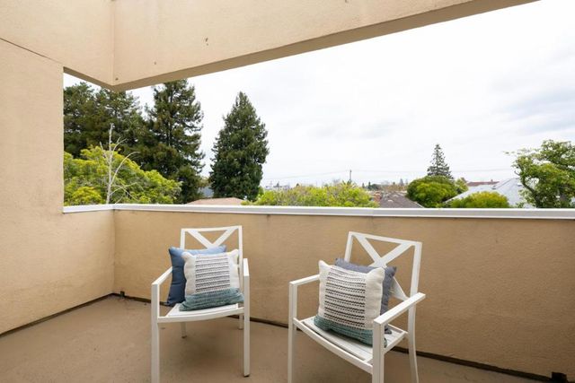 30 Lorton Avenue 302, Burlingame, CA 94010