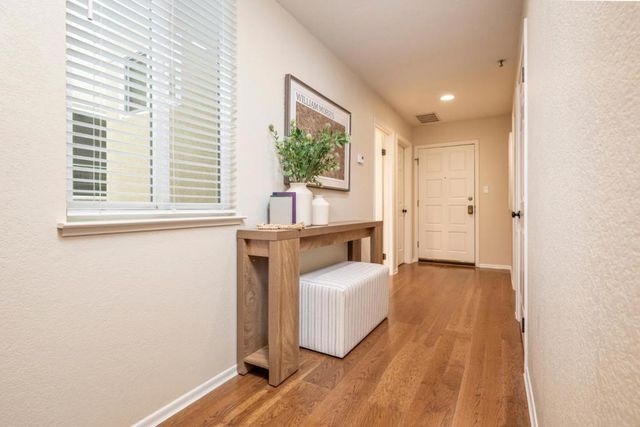 30 Lorton Avenue 302, Burlingame, CA 94010