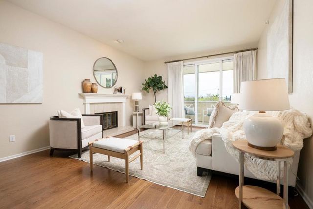 30 Lorton Avenue 302, Burlingame, CA 94010
