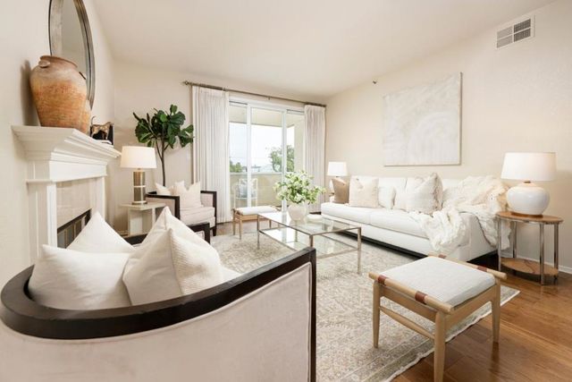 30 Lorton Avenue 302, Burlingame, CA 94010