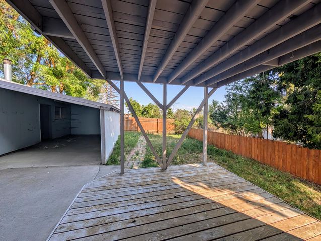 1981 Harriman Avenue, Klamath Falls, OR 97601