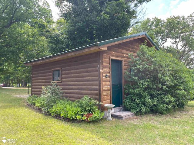 4573 Klam Road, Columbiaville, MI 48421