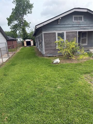 8607 Farqueson Street, Houston, TX 77029