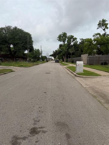 8607 Farqueson Street, Houston, TX 77029