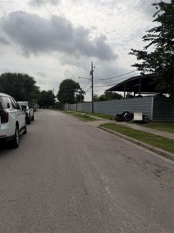 8607 Farqueson Street, Houston, TX 77029
