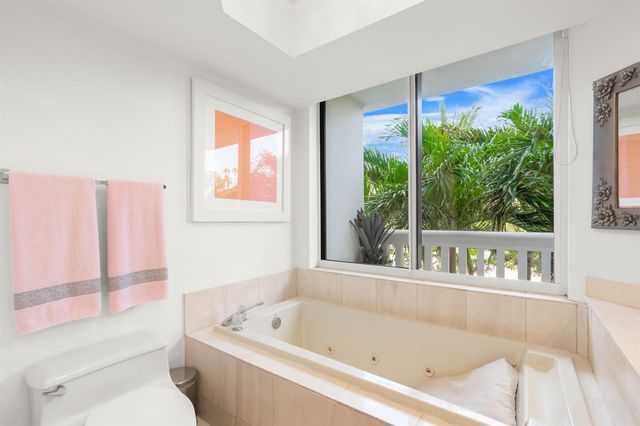 1000 E Island Boulevard 305, Aventura, FL 33160